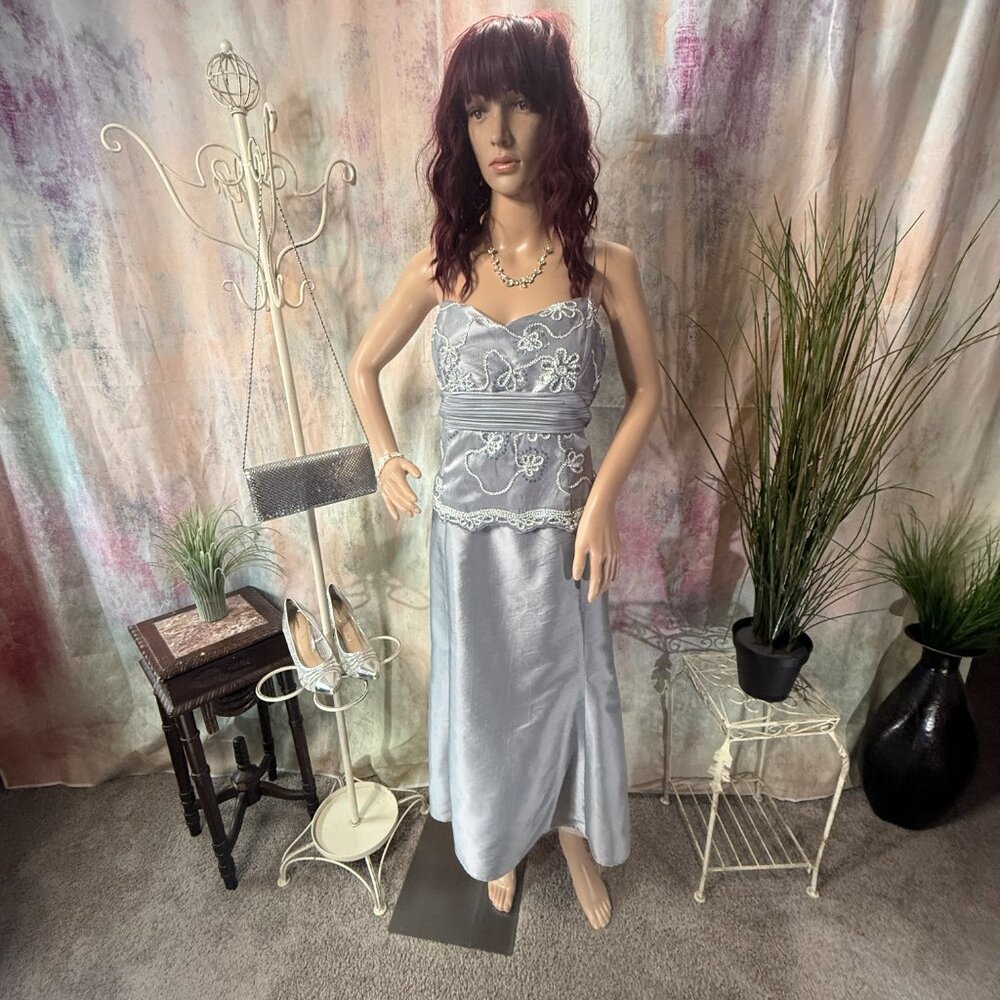 📌Dollar Classy & Elegant Silver Prom - Cocktail - Evening Embroidered Gown